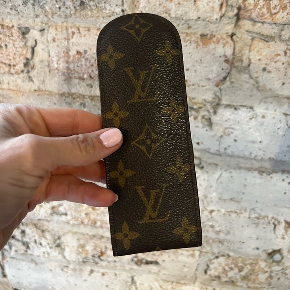 Louis Vuitton Case - Picture 2 of 4